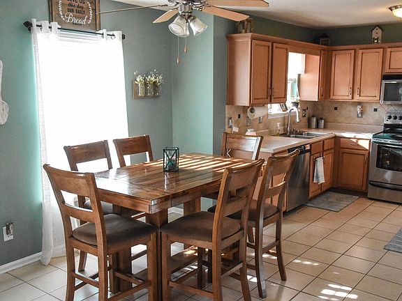 5th image of 203 Crooked Oak Ct