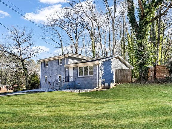 2nd image of 1918 Valley Ridge Dr SW