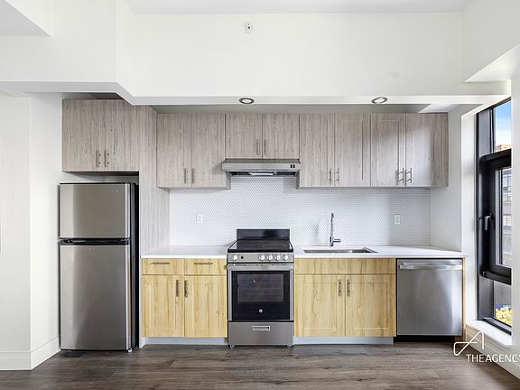 2nd image of 493 Myrtle Ave #302