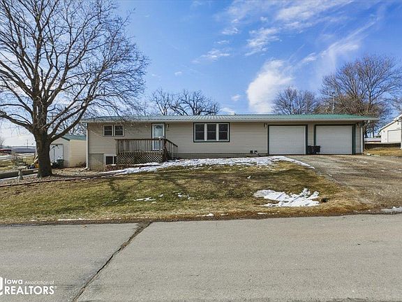 2nd image of 303 Clay St