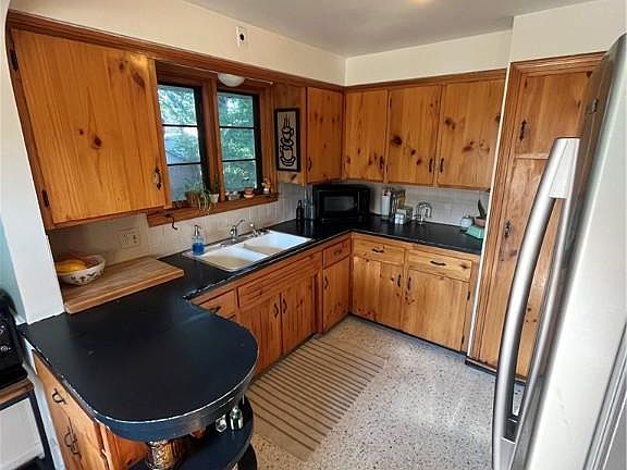 4th image of 816 Arcadia Ave
