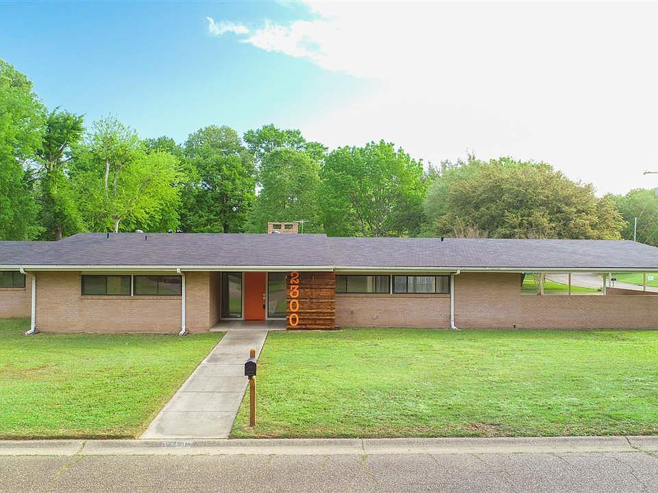 1st image of 2300 Greenhills Dr