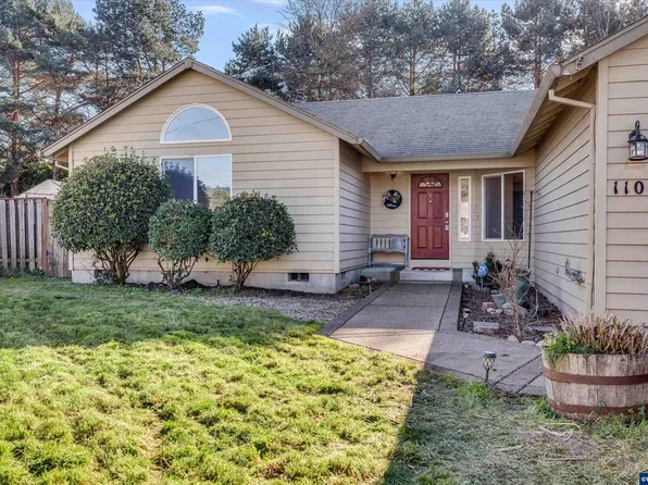 1104 Hadley Rd, Newberg, OR 97132