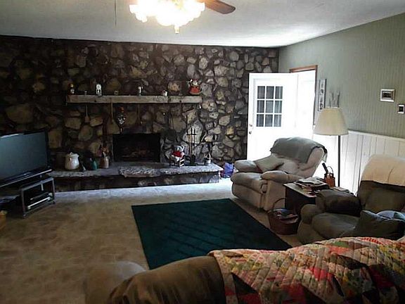 3rd image of 4005 N Linden St