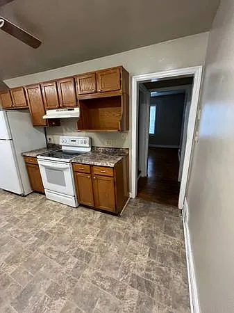 3 bed, 1200 sqft, $1,997 — Photo 3