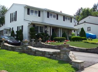 434 Lyndhurst Dr, Broomall, PA 19008