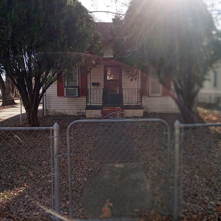 1st image of 507 E 17th Ave