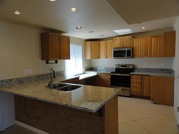 4th image of 9086 E Holmes St