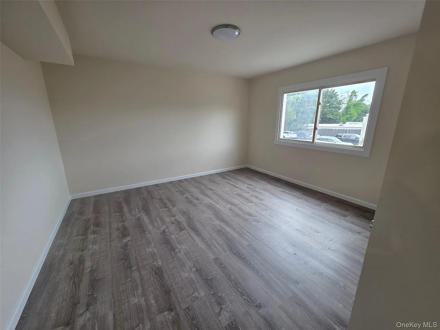 1 bed, 1.0 bath, 500 sqft, $2,400 — Photo 2