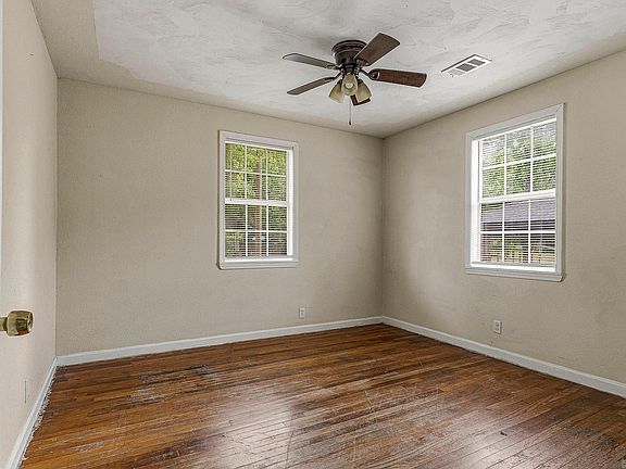 3rd image of 411 N Fisher St