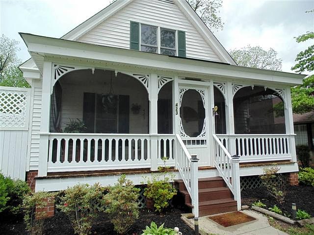 2nd image of 423 Third St