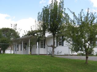 17 W 4th St S, Big Stone Gap, VA 24219