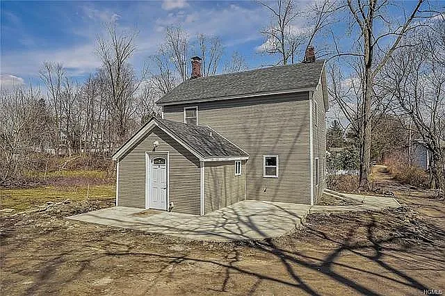 Building Photo - 4 Babcock Dr