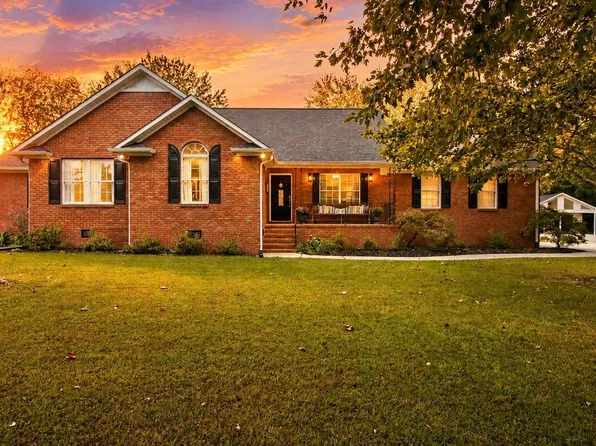 1040 Gannon Cir NW, Arab, AL 35016