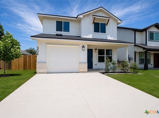 304 W Martindale St, Seguin, TX 78155