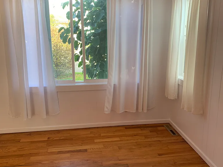 1875 Blakeslee Ave — Photo 12