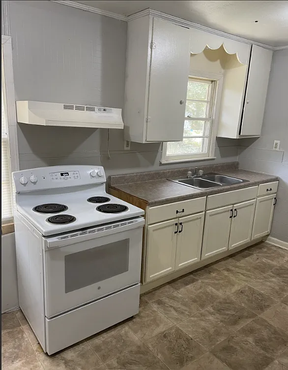 174 Cobb St Verona - 1 — Photo 2
