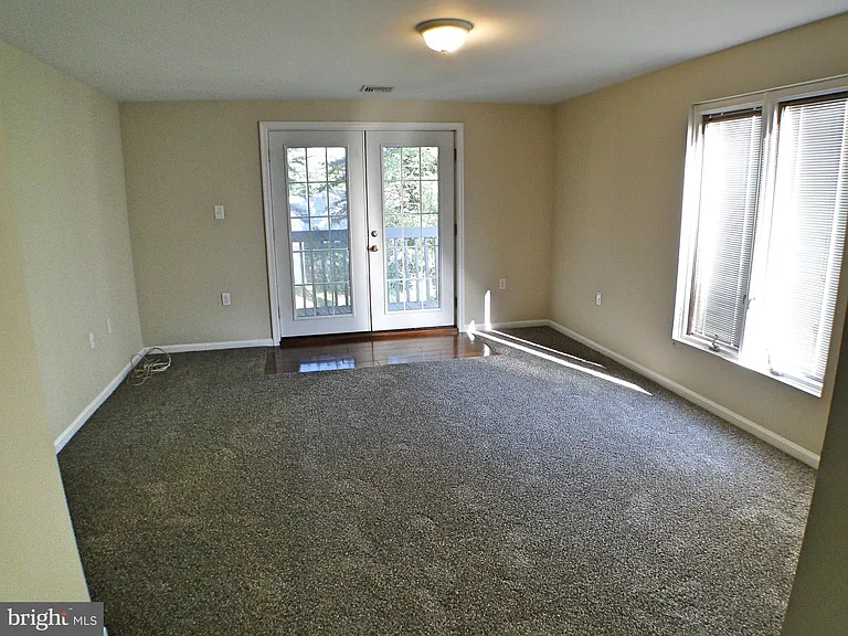 115 Morton Ave #1 — Photo 15