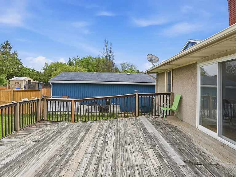 602 Geneva St — Photo 28