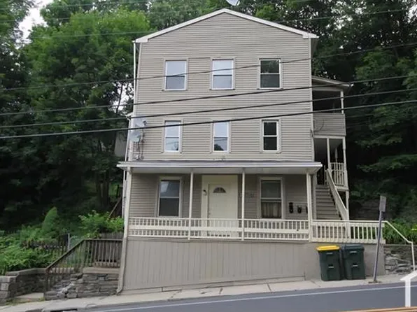 7 Maple St #7, Seymour, CT 06483