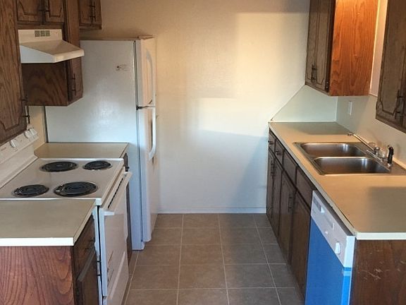 4th image of 2111 NW Lindy Ave APT F2