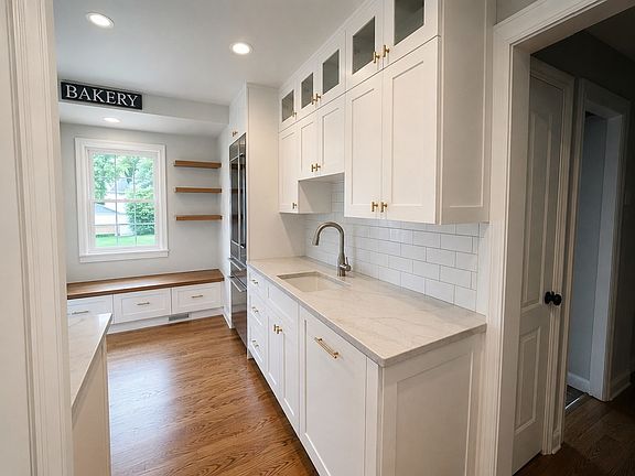 5th image of 3721 Kemman Ave