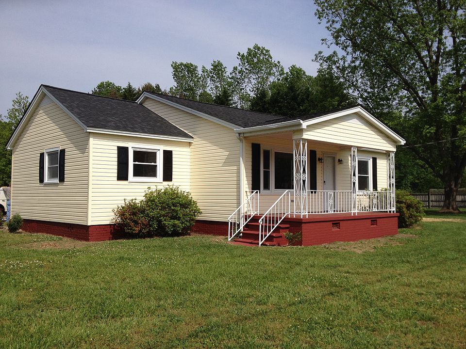 2nd image of 601 Rice Rd