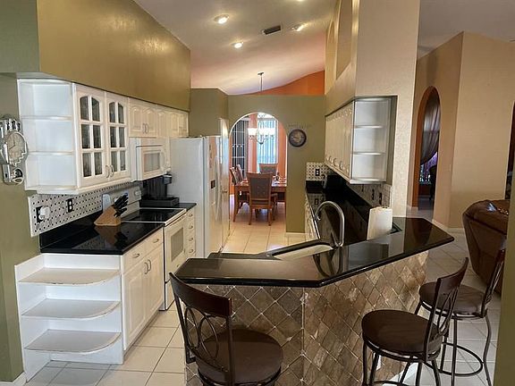 2nd image of 16152 Orange Blvd