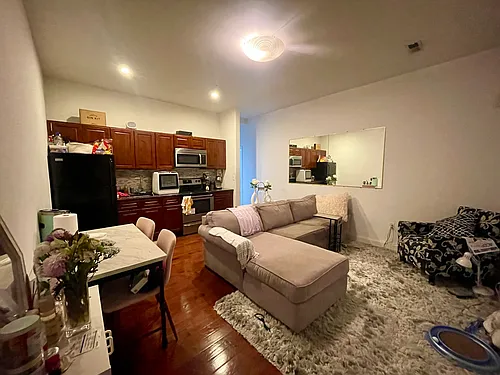 1033 Chestnut St Photo 1
