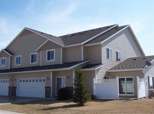 1012 Katelyn Cir NE, Montgomery, MN 56069