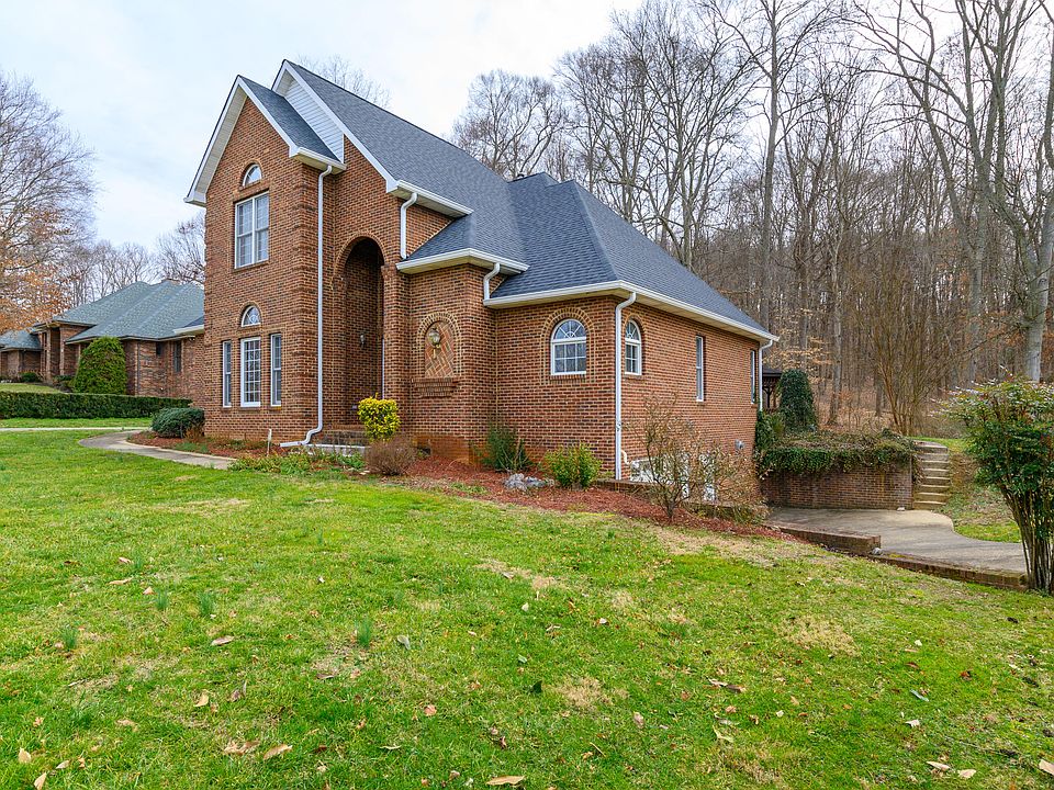 1st image of 311 Woodbriar Dr