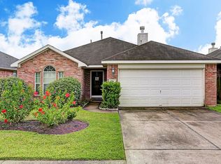 696 Elizabeth St, Alvin, TX 77511