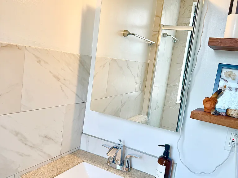 915 W Sheridan Rd #24 — Photo 25