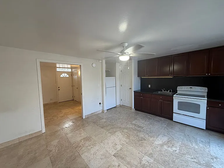 254 Kaiulani Ave — Photo 2
