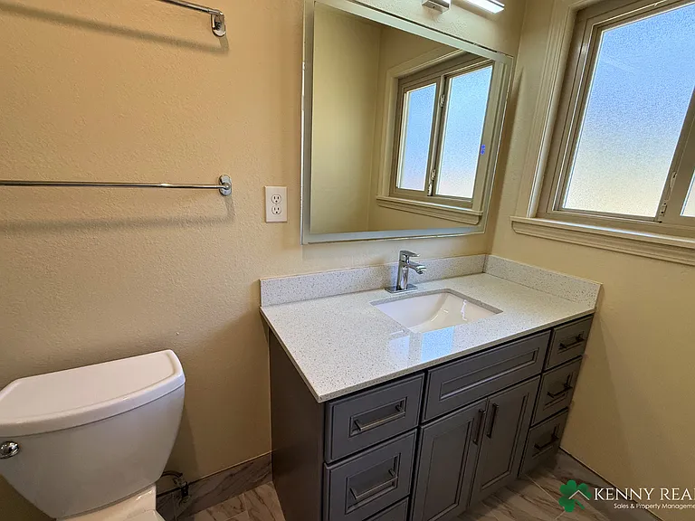 2504 Tipperary Ave — Photo 27