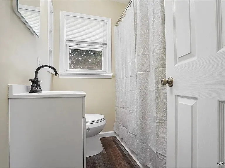 1568 Newton St #1 — Photo 2