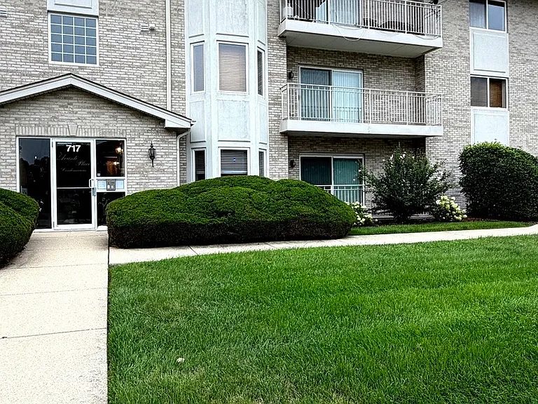 717 N 5th Ave #101 — Photo 1