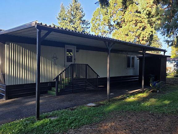 2nd image of 1625 Henderson Ave Space B10