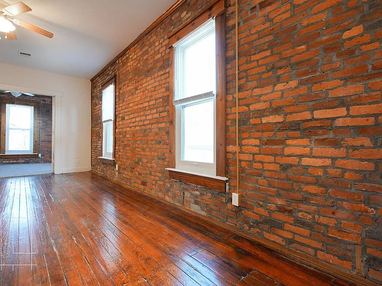 880 Hamlet St. — Photo 8