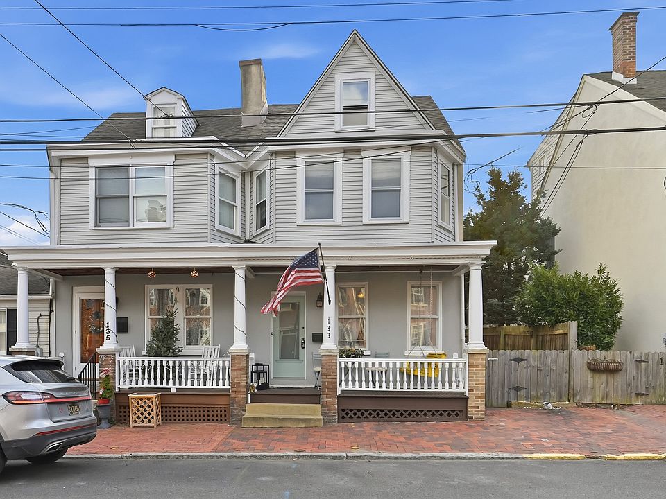 1st image of 133 E 2nd St