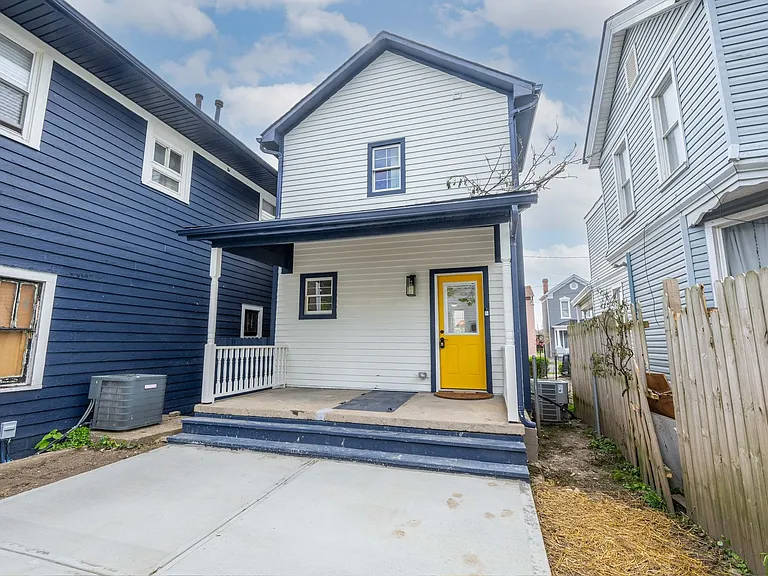 203 S B St — Photo 4
