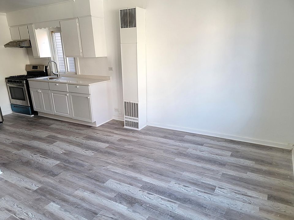 1st image of 3430 S Emerald Ave #1F