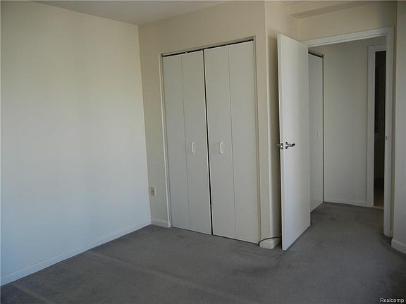 5th image of 300 Riverfront Dr Unit 13G