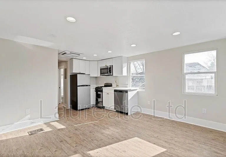 252 N Lincoln St #4 — Photo 7