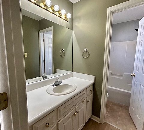 5th image of 3818 Pondside Cir