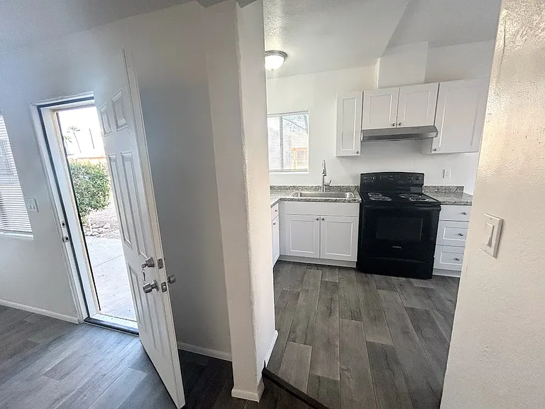 2620-2630 N 14th Ave #7 — Photo 4
