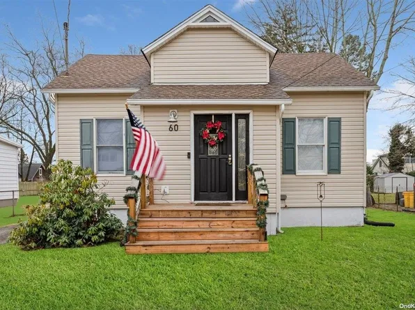 60 Walnut Street, Islip, NY 11751