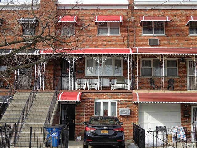 245 Davis Ave