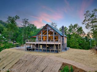 1535 Mountain Trail Ln, Sevierville, TN 37876