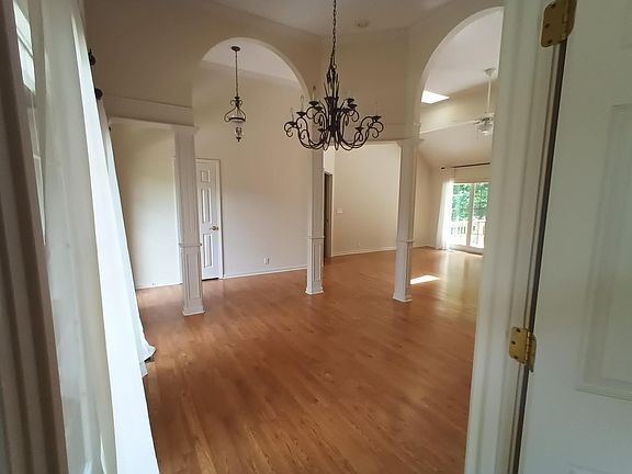 2nd image of 11 Creigmont Ct